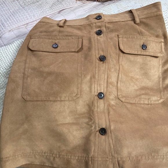 Banana Republic Factory's Portia Vegan Suede Skirt Color: Dark Camel Size: 4 - Picture 1 of 6